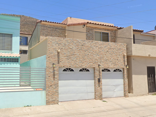¡CASA EN VENTA, APROVECHA ESTA OPORTUNIDAD Y COMPRA ESTE REMATE ECONOMICO! - C. Hierro 275, Vista Hermosa, 22896 Ensenada, B.C.