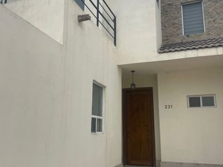 CASA TIPO DEPARTAMENTO EJECUTIVO DE LUJO EN RENTA EN RAMOS ARIZPE MUY CERCA DE SALTILLO NORTEAL COMPLETAMENTE AMUEBLADO Y EQUIPADO