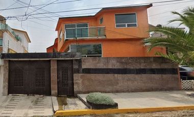 Casa en Venta. Bosques de Viena, Cuautitlán Izcalli, EDOMEX. Remate Hipotecario.