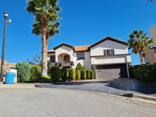 Se vende Residencia exclusiva en Rincones de San Francisco, Chihuahua- Opción a venta con muebles de línea exclusiva
