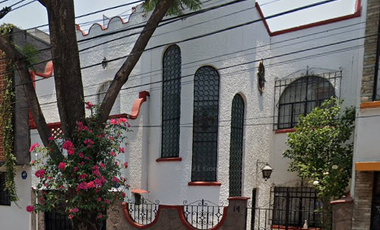 Casa en Venta. Hipódromo Condesa, Cuauhtémoc, Ciudad de México. Remate Hipotecario.
