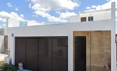 Casa en Venta. Fraccionamiento Las Américas 2, Mérida, Yucatán. Remate Hipotecario.