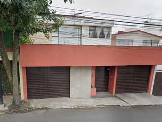 CASA EN REMATE, EN CALZ. DE LAS AGUILAS LOMAS DE GUADALUPE