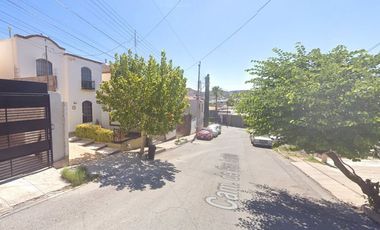 Oportunidad Remate Bancario, a una cuadra de Av Francisco Villa, Chihuahua, Chih.