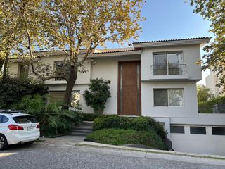 MAGNIFICA RESIDENCIA EN RENTA