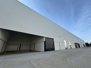 Naves Industriales en Parque Cerrado con caseta de vigilancia Sanctorum