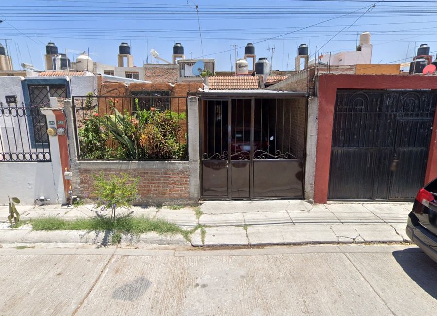 CASA EN VENTA DE REMATE BANCARIO,Casuarinas, San Juanico, Celaya ...