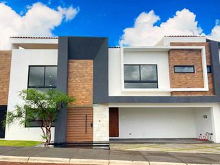 Moderna casa en venta, en Gran Reserva lomas de Angelópolis