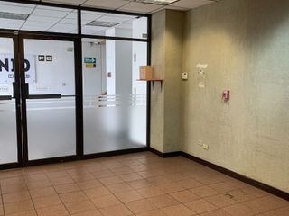 SE RENTA oficinas en planta baja de edificio sobre Blvd Luis Encinas esquina Monteverde