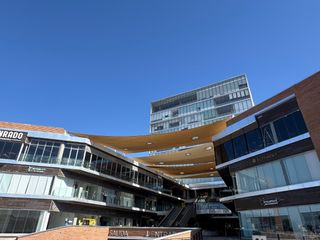 Oficina en venta en Torre Colossus Hermosillo, nivel 8 con 3 cajones de estacionamiento, bodega, recepción y acceso controlado sobre Blvd. Colosio