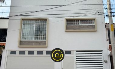 VENTA CASA MODERNA REMODELADA AL PONIENTE AGUASCALIENTES.