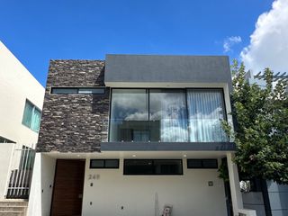 Casa en Venta Fraccionamiento Valle Imperial - Dentro de Coto