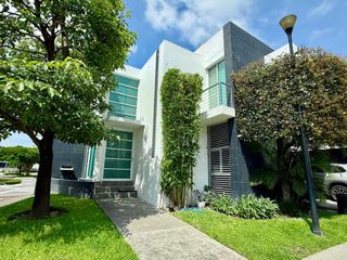 CASA EN RENTA DENTRO DEL COTO VILLAS DE ASIS, AV INGLATERRA