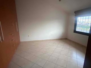 Casa duplex en renta