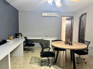 Oficina ubicada entre la av Cupules y Circuito Colonias