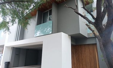 CASA EN VENTA AL NORTE DE AGUASCALIENTES FRAC. BARRIO DE SANTIAGO
