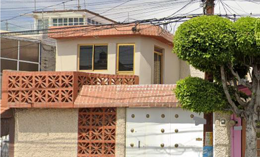 BONITA CASA EN BOSQUES DE AFRICA NEZAHUALCOYOTL