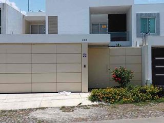 RENTO CASA SEMI AMUEBLADA