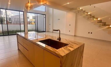 VENTA DE CASA EN RINCONADA DE SANTA FE ZONA IBERO