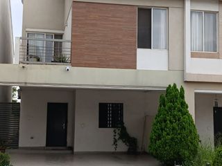 CASA EN RENTA EN MONTERREY (Zona Cumbres)