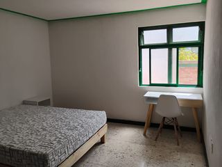 Habitación (Cuarto - Recamara) en RENTA en Casa del Centro Histórico; todos Los Servicios Incluidos