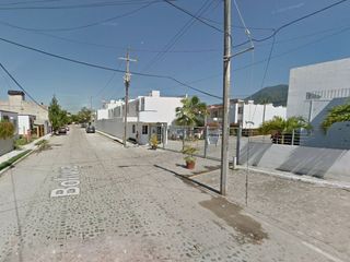 Casa en Remate Bancario. Identifique el precio que se encuentra muy por debajo de su valor comercial.