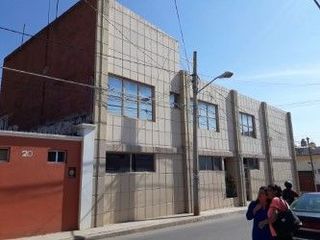 CLINICA EN VENTA EN JOCOTEPEC CENTRO, EN ESQUINA CON EQUIPO QUIRURGICO, CAMAS, ETC
