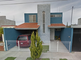 VENTA DE HERMOSA CASA