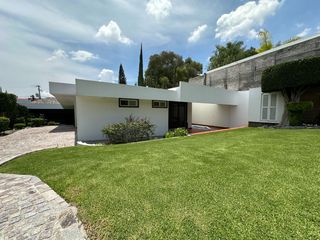 Casa remodelada de 1 piso en Villas del Mesón