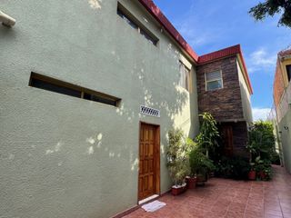 Casa en RENTA en Carretas– estilo tradicional, jardín encantador y ubicación privilegiada