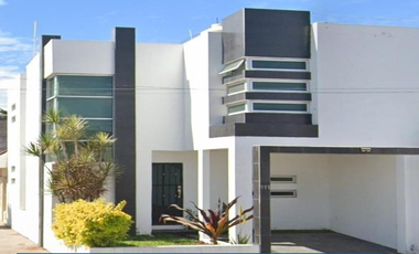 Hermosa casa de recuperación bancaria en Tepic, Nayarit *NO CRÉDITOS*
