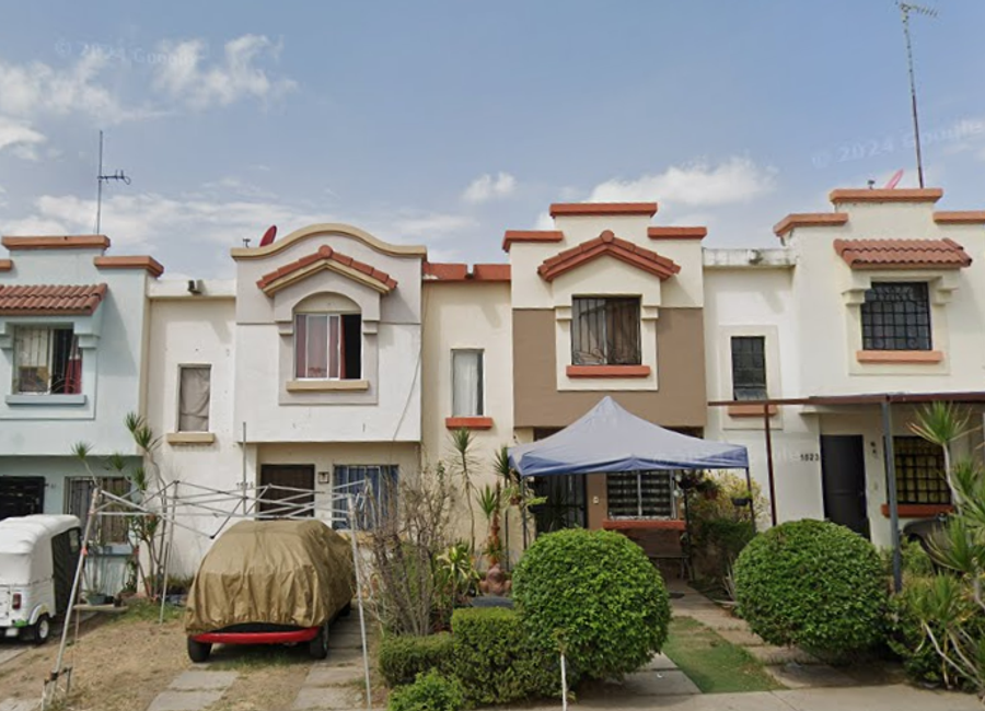 PRECIOSA CASA EN REMATE UBICADA EN Calle Río Santa María, Coyula, 45410
