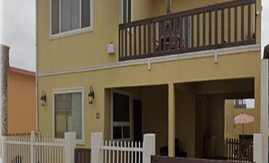 Hermosa casa de recuperación bancaria en Playas de Rosario, Baja California *NO CRÉDITOS*