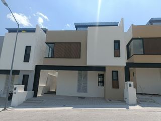 Casa en Renta en Zibata en. Arietta al lado de HEB.