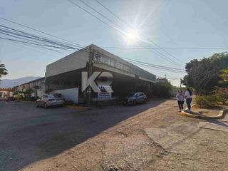 $140,000.00 MXN RENTA- Magnífica Bodega 4,087.10 m² de Terreno