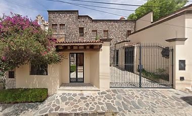 Hermosa casa de recuperación bancaria en San Miguel de Ayende, Guanajuato *NO CRÉDITOS*