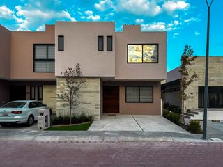 Venta casa en Lomas del Marques