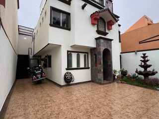 Casa de 5 Recamaras con Departamento Independiente. Secc Dorada, Playas de Tijuana.