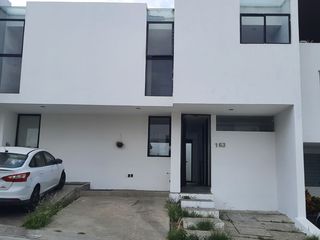 CASA EN RENTA EN SENDEROS DE MONTEVERDE 163 COTO 5A