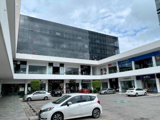 Venta de oficina de 70.76 m2 con terraza dentro de Plaza comercial "Nazas"