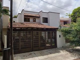PRECIOSA CASA EN VENTA EN CALLE JARDINES DE VISTA ALEGRE MERIDA YUCATAN