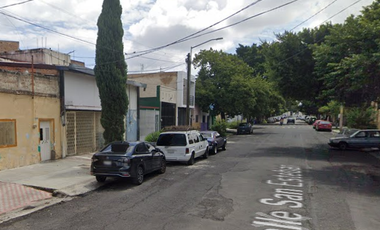 Casa ADJUDICADA en  Calle San Esteban, Santa María, Guadalajara, Jal.