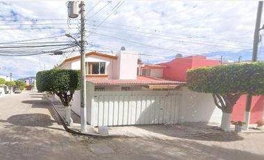 HERMOSA CASA ESTA ESPERANDO POR TI
