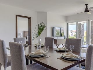 Descubre El Lujo en Este Moderno y Elegante departamento./Condo in Mareazul