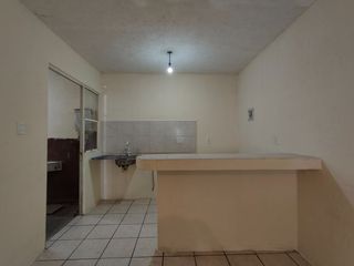 VENDO O TRASPASO DEPARTAMENTO EN PLANTA BAJA EN LAGOS DE PUENTE MORENO