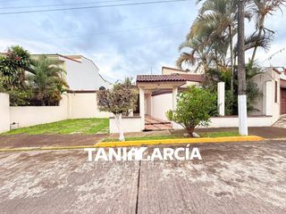 Vendo Cómoda Casa de 1 planta en Fraccionamiento Privado en Córdoba, Jardines de la Alameda.