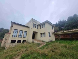 Amplia casa con precioso jardín en Sto Tomás Ajusco