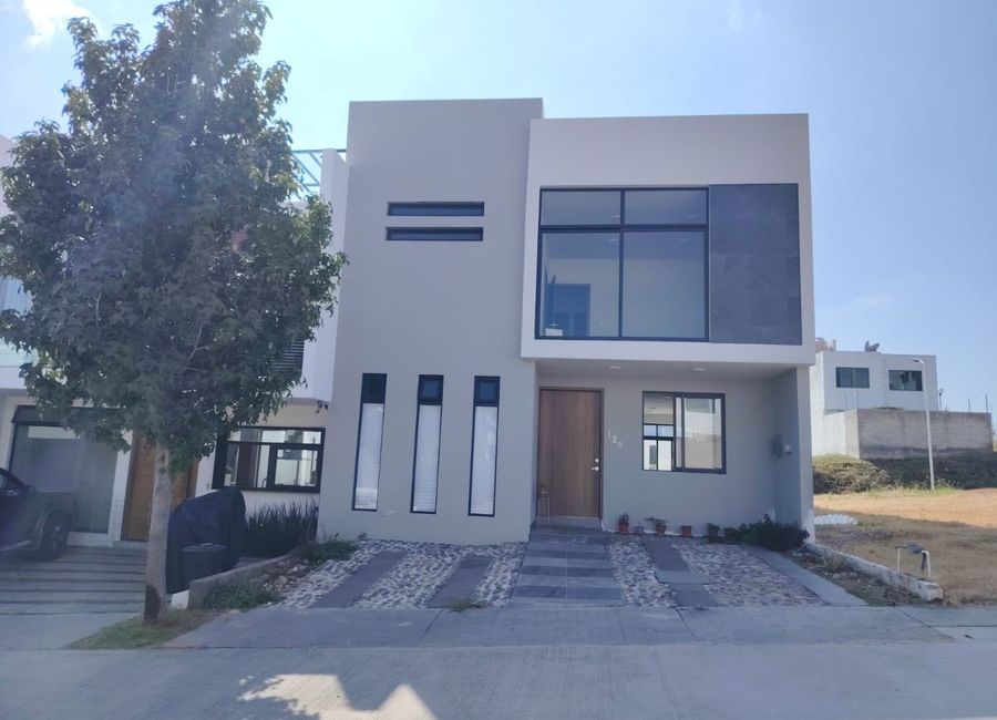 HOUSE FOR SALE SENDEROS DE MONTEVERDE 128 COTO 7 | Lamudi.com.mx