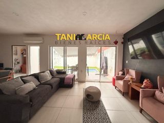 Vendo Amplia Casa con alberca en Fraccionamiento Privado en Córdoba.