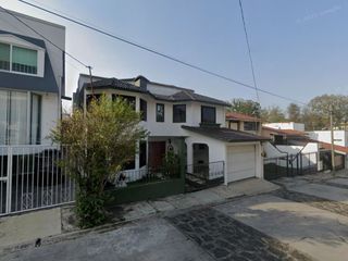 CASA DE DOS NIVELES CON EXCELENTE UBICACION DE FRENTE A EL SAMS CLUB XALAPA